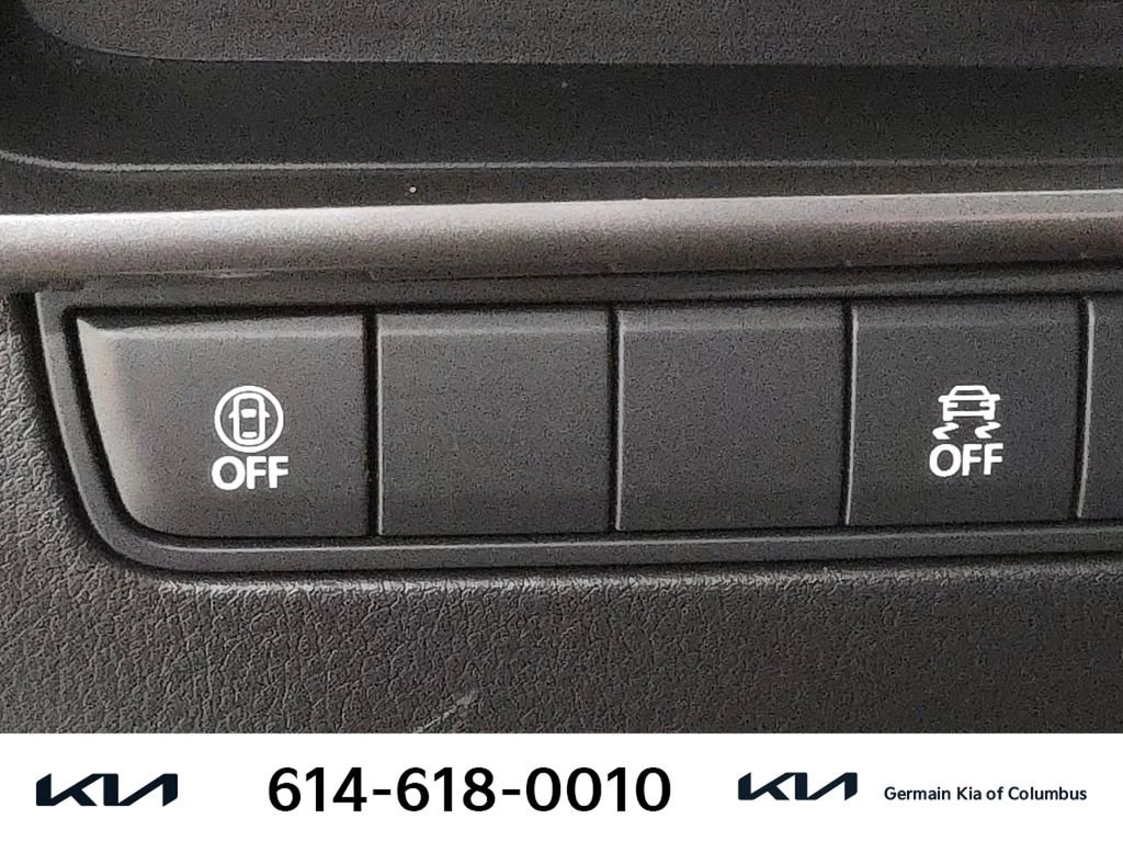 Used 2021 MAZDA MAZDA3 s image 32