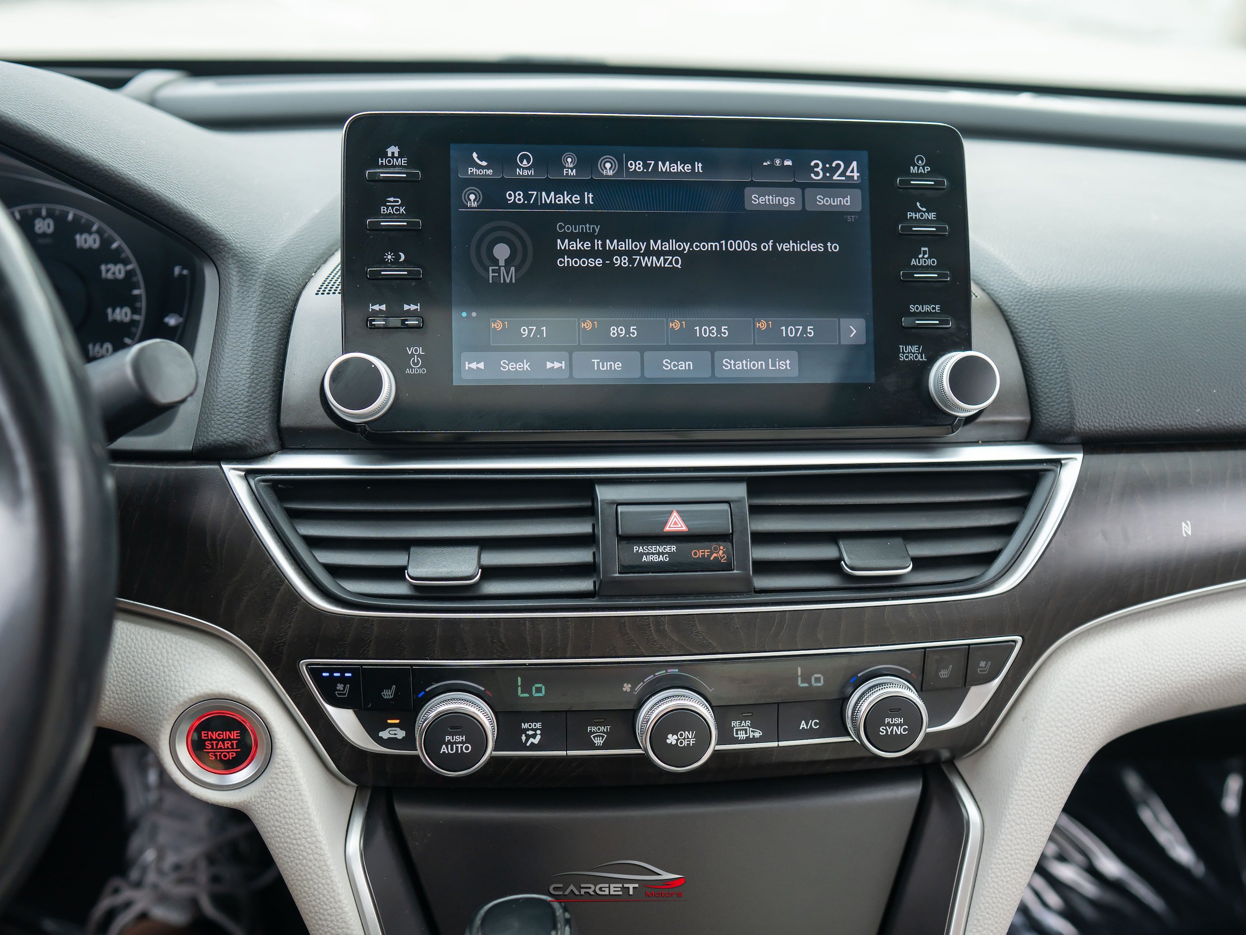 Used 2018 Honda Accord Touring image 30