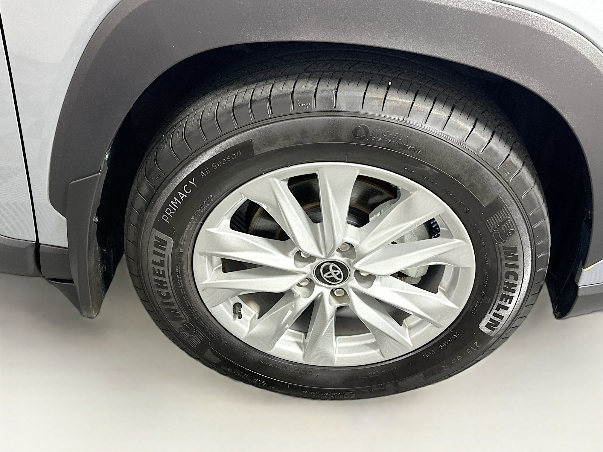 Used 2024 Toyota Corolla Cross LE w/ Moonroof Package image 11