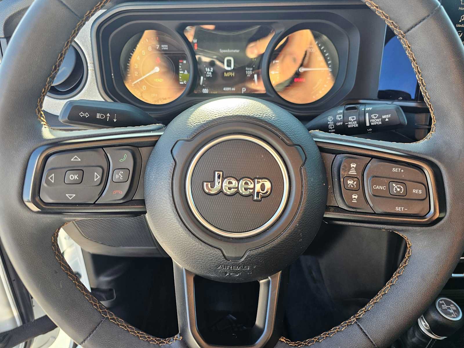 Used 2024 Jeep Wrangler Unlimited w/ Convenience Group AWD/4WD image 22