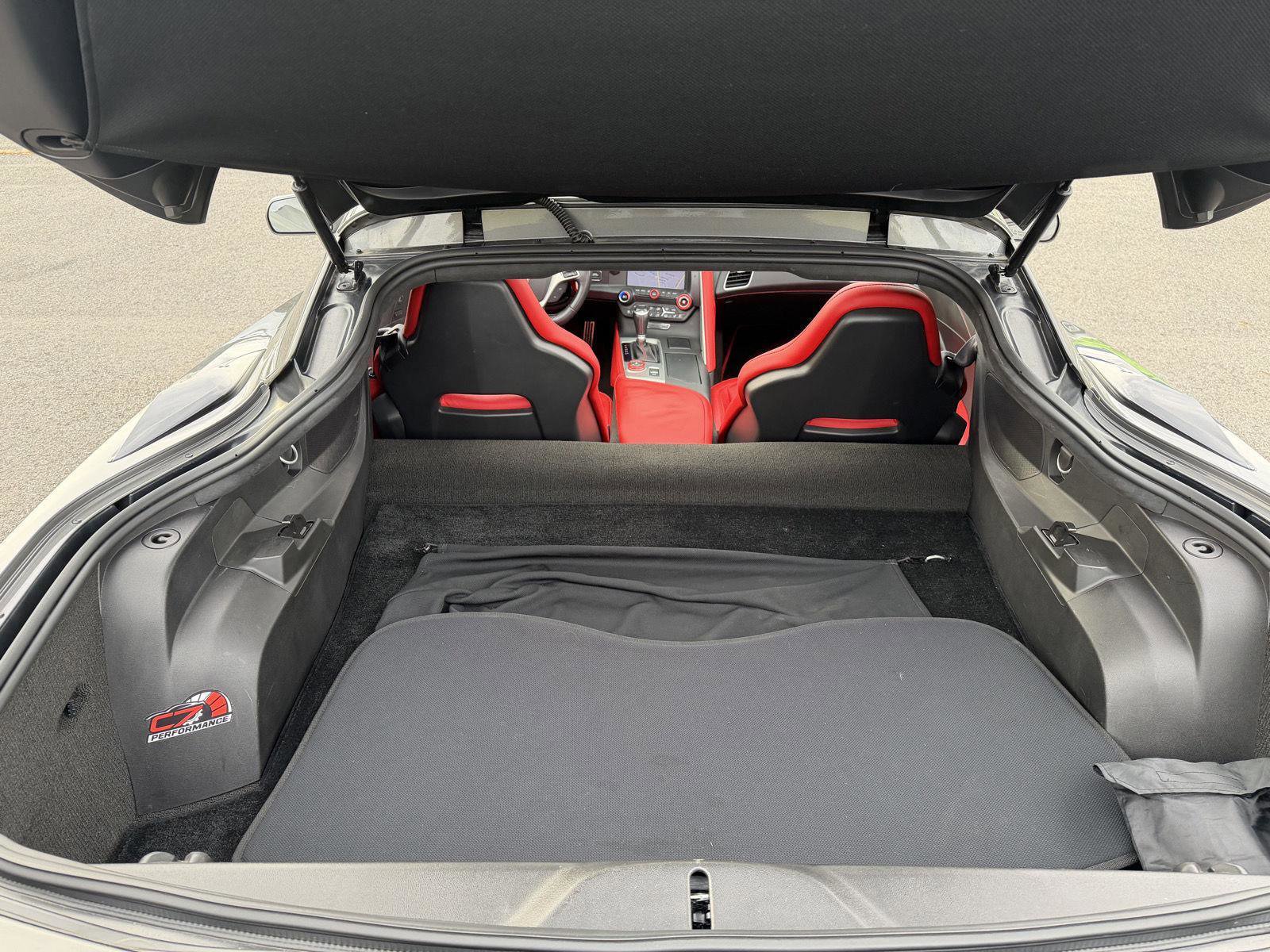 Used 2015 Chevrolet Corvette Z06 w/ 3LZ Preferred Equipment Group image 33