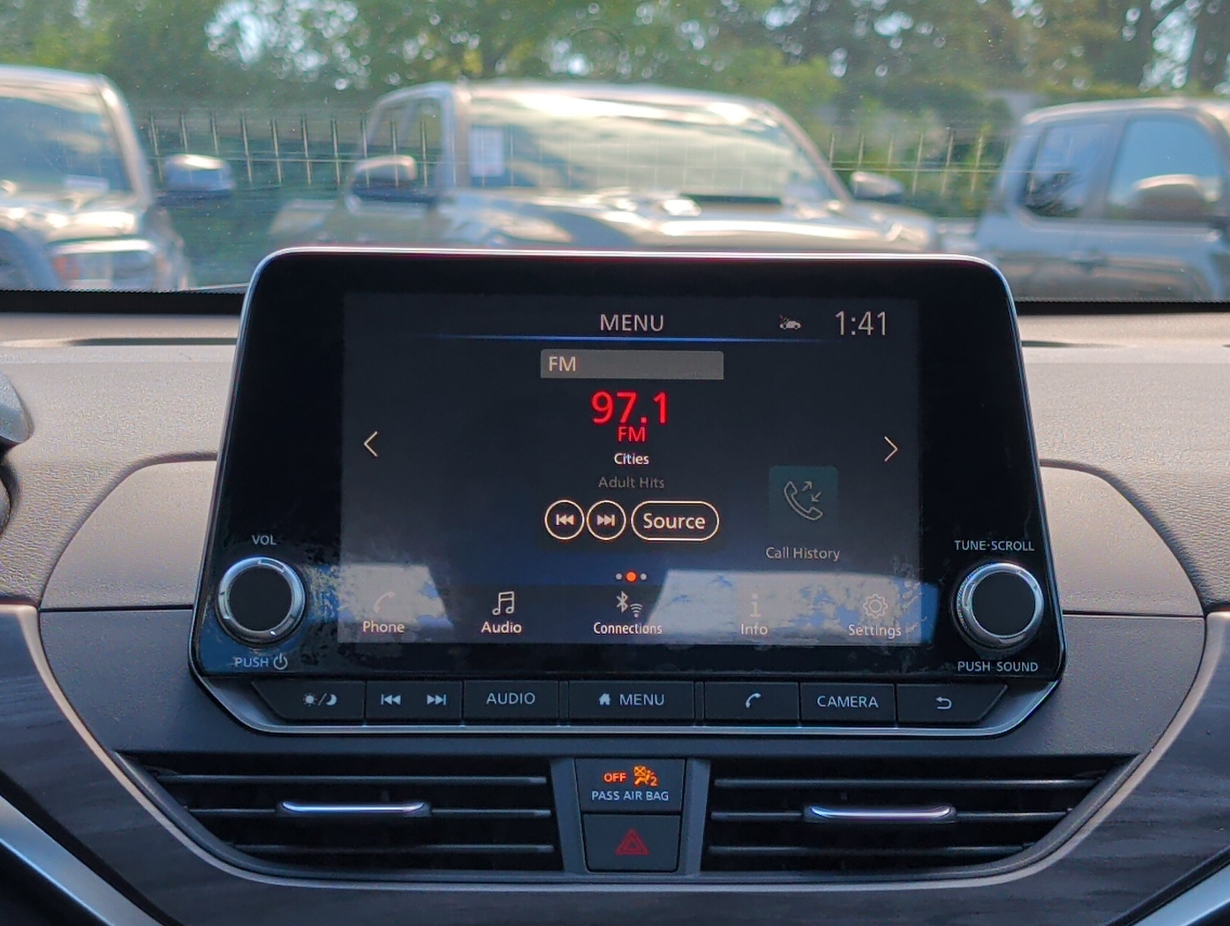 Used 2025 Nissan Altima 2.5 SV FWD image 23