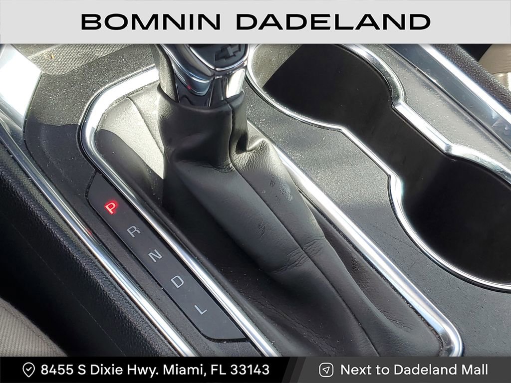 Used 2022 Chevrolet Traverse LS image 27