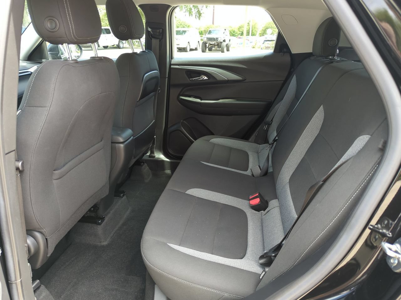 Used 2024 Chevrolet TrailBlazer LS w/ LS Confidence Package FWD image 21