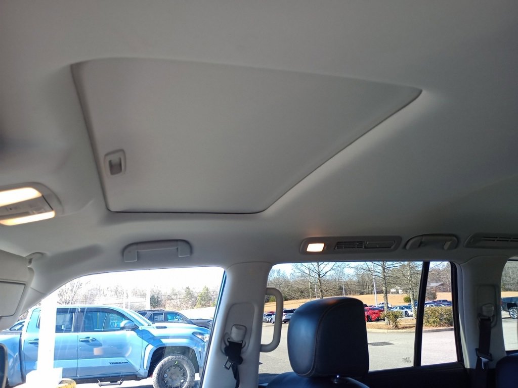 Used 2018 Nissan Armada Platinum w/ Cargo Package image 11