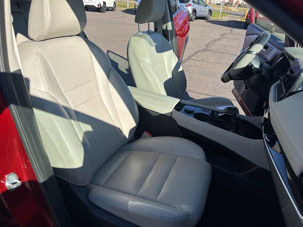 Used 2022 Nissan Rogue SL w/ SL Premium Package image 14