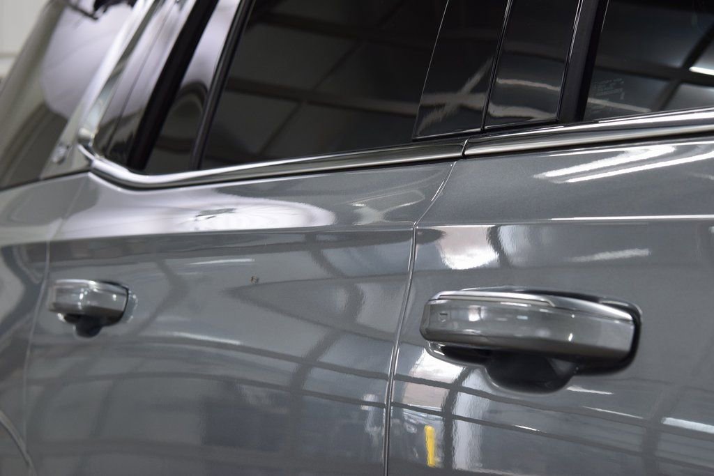 Used 2023 Cadillac Escalade Premium Luxury Platinum image 17