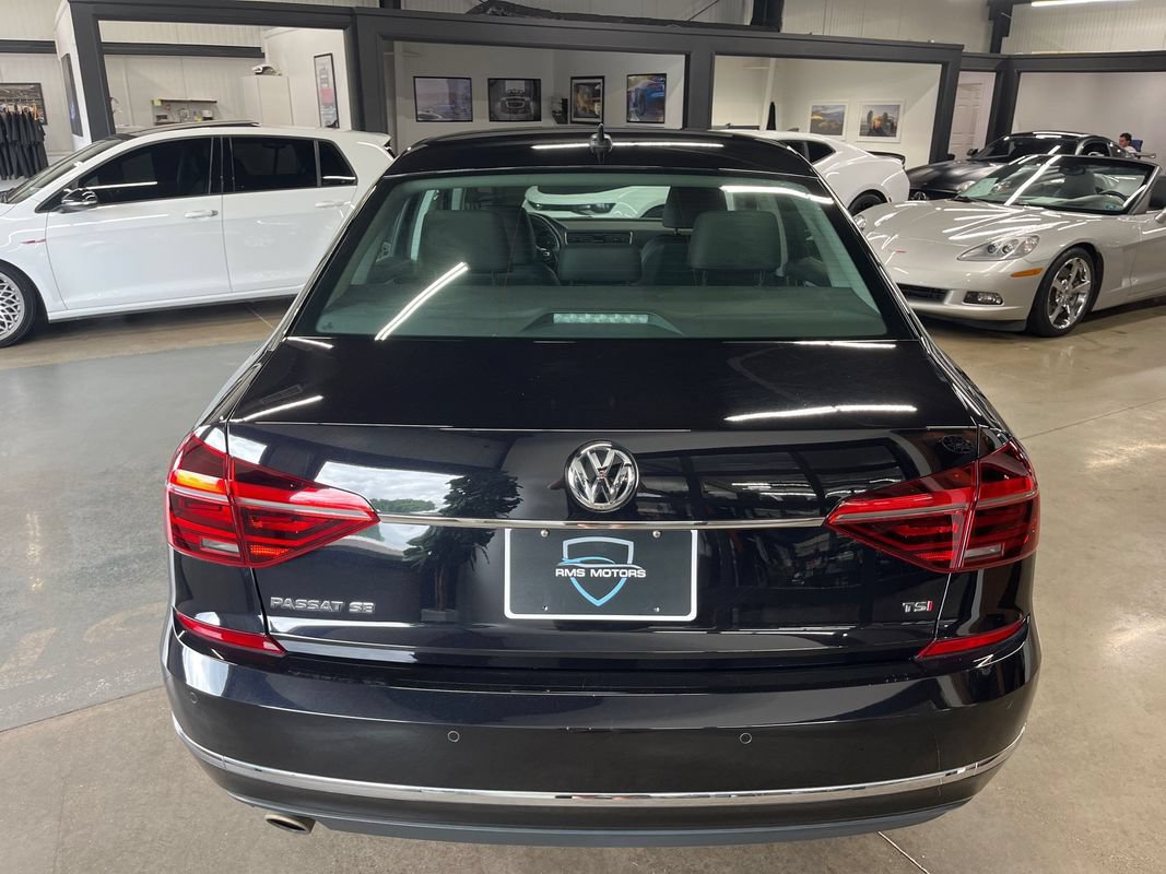 Used 2018 Volkswagen Passat 2.0T SE FWD image 9