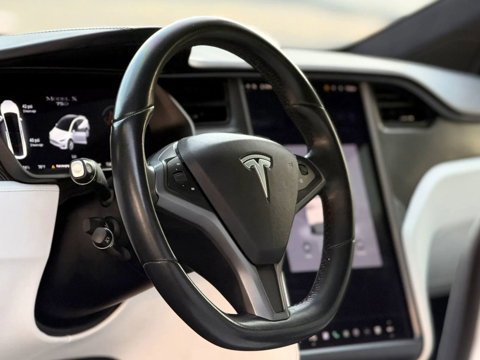 Used 2018 Tesla Model X 75D AWD/4WD image 12