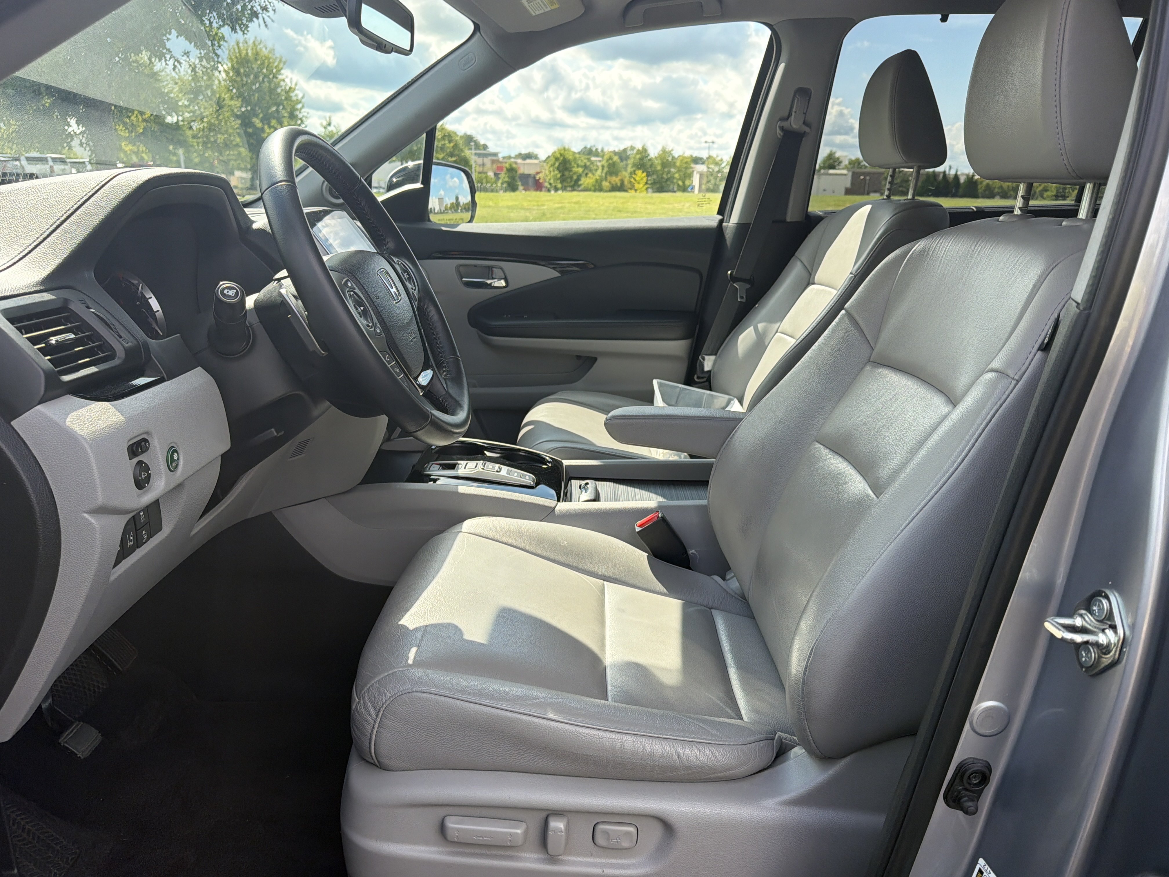 Used 2016 Honda Pilot Touring image 24
