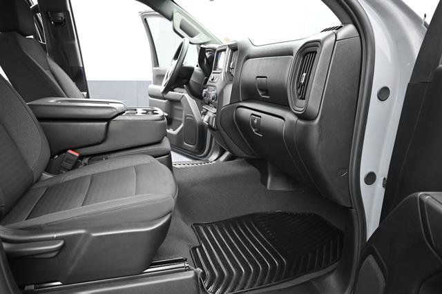 Used 2025 Chevrolet Silverado 2500 Custom w/ Custom Value Package AWD/4WD image 18