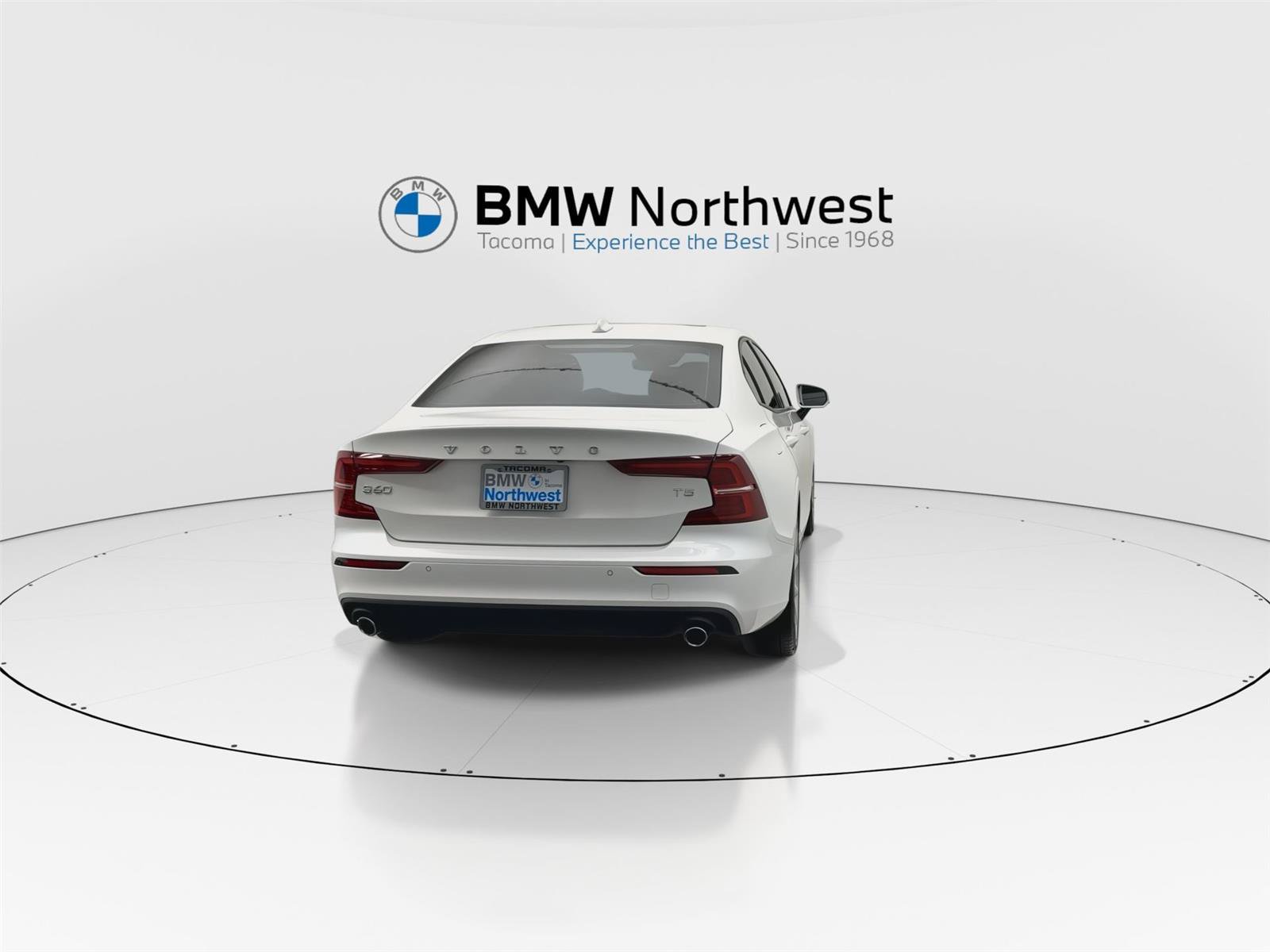 Used 2020 Volvo S60 T5 Momentum FWD image 2