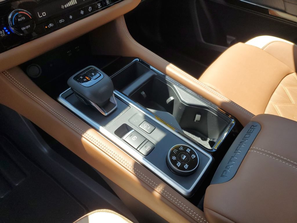 New 2026 Nissan Pathfinder Platinum AWD/4WD image 30