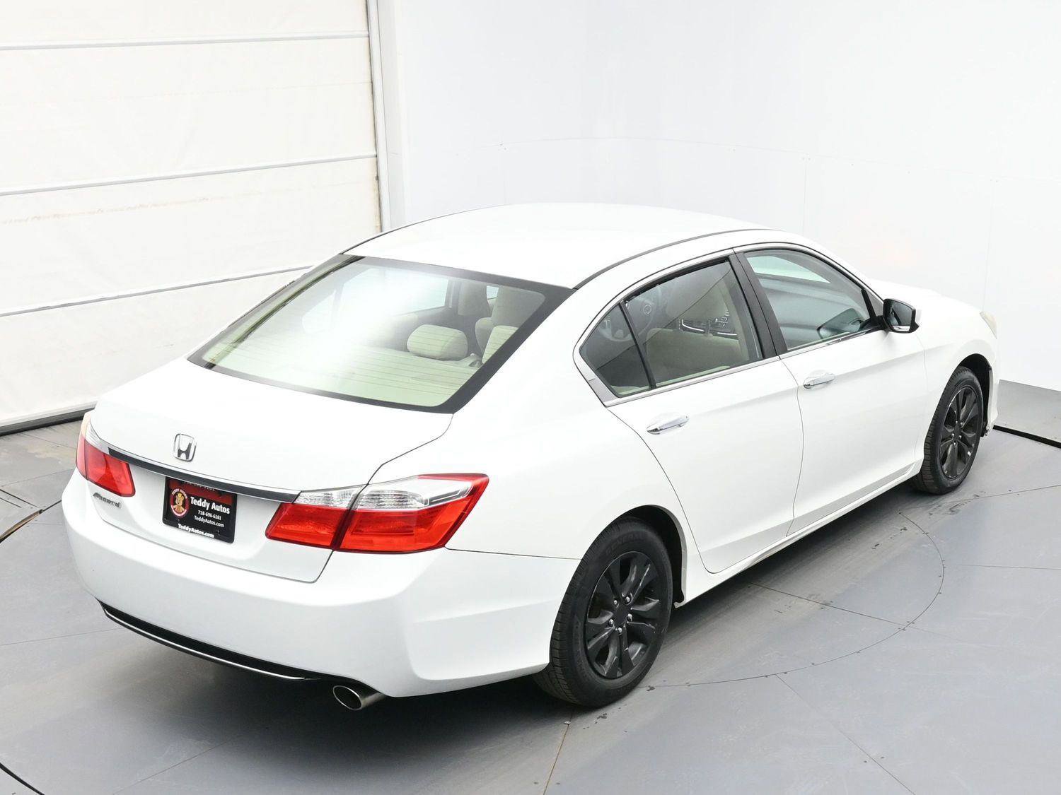 Used 2013 Honda Accord LX image 32