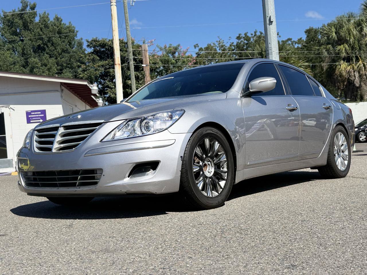 Used 2009 Hyundai Genesis 3.8 w/ Premium Plus Pkg 3 RWD image 2