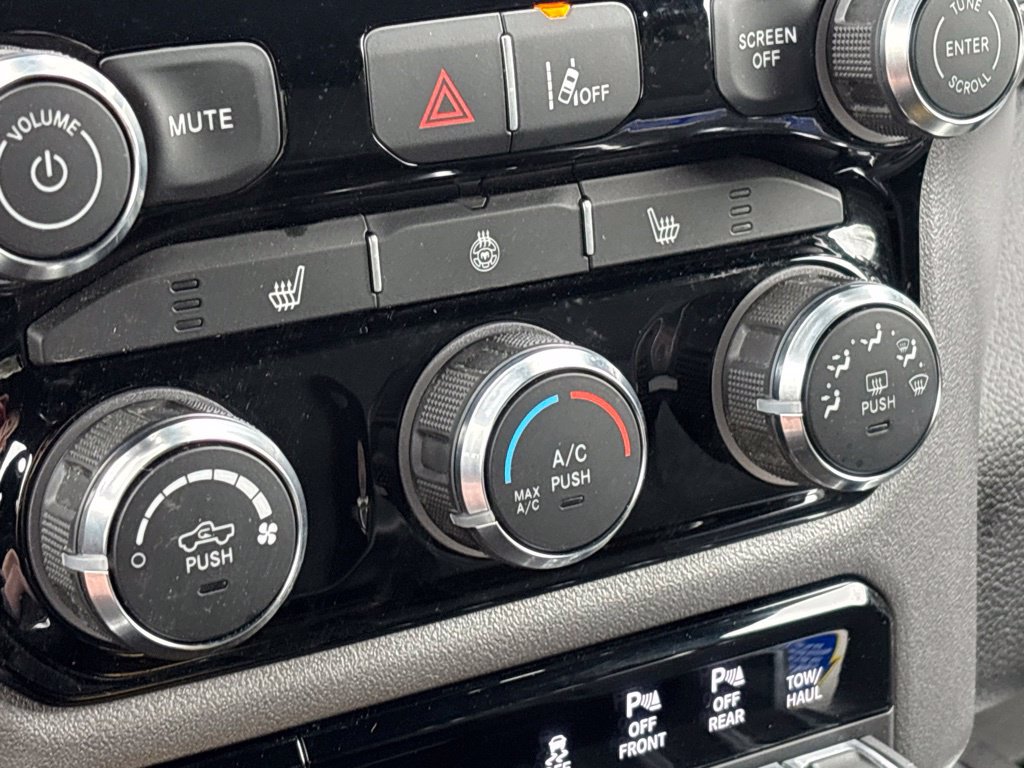 Used 2025 RAM 1500 Big Horn AWD/4WD image 32