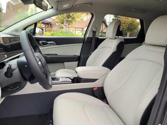 New 2026 Kia Sportage EX FWD image 8