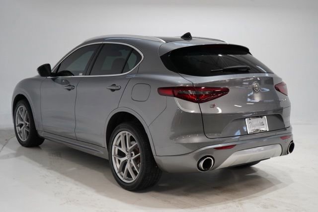 Used 2020 Alfa Romeo Stelvio Ti w/ Active Blind Spot Package AWD/4WD image 5