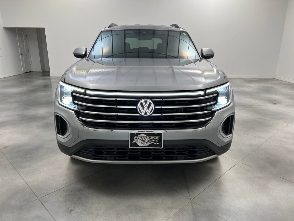 Used 2025 Volkswagen Atlas SE FWD image 3