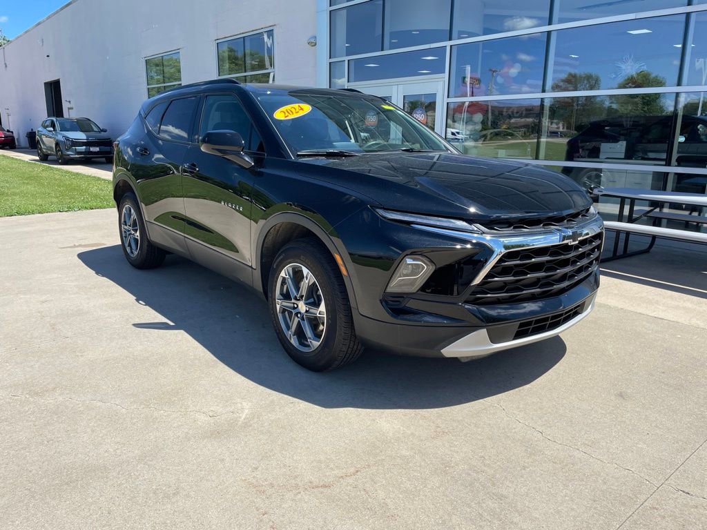 Used 2024 Chevrolet Blazer LT w/ Convenience Package AWD/4WD image 1
