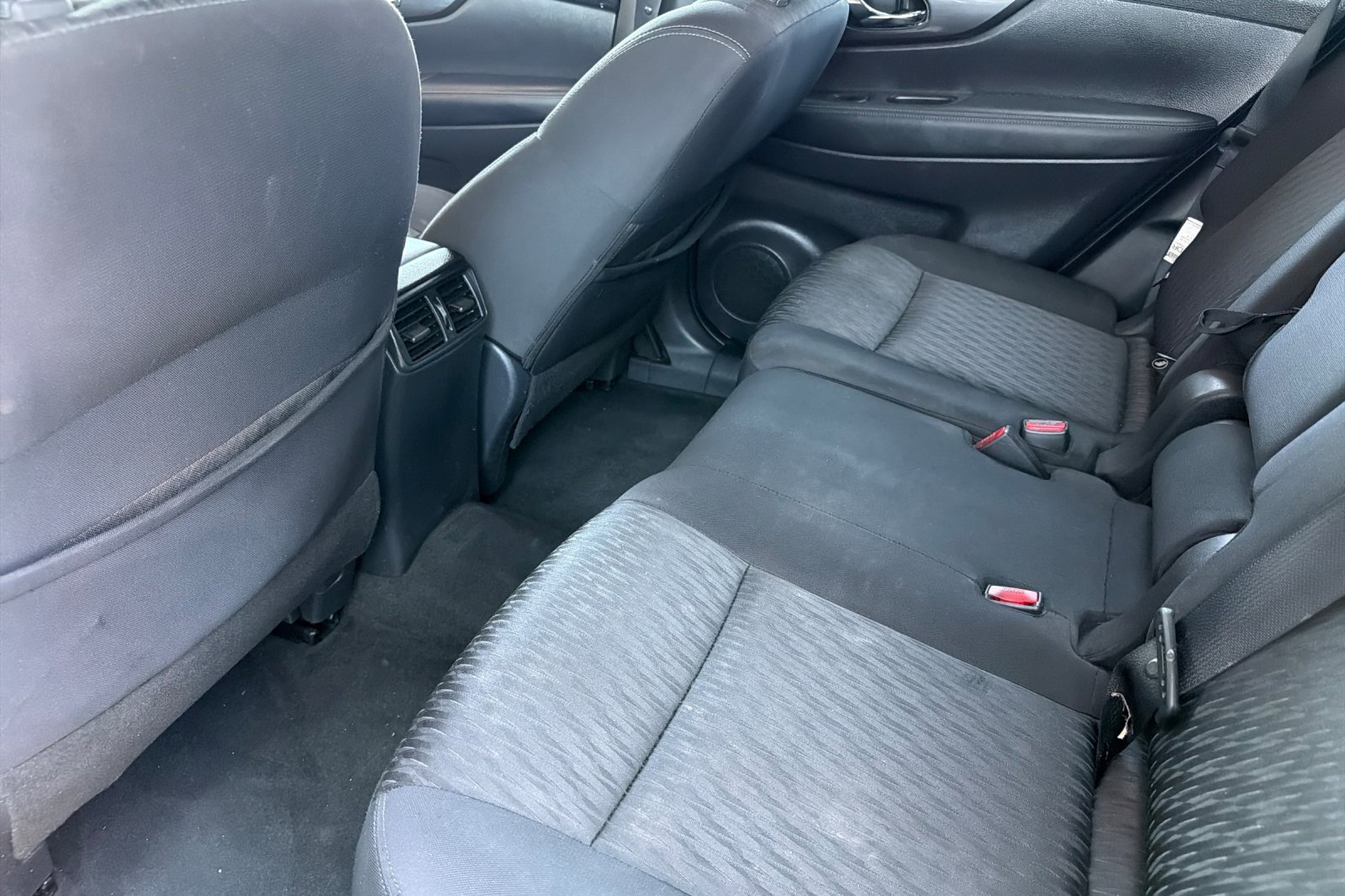 Used 2020 Nissan Rogue SV FWD image 14