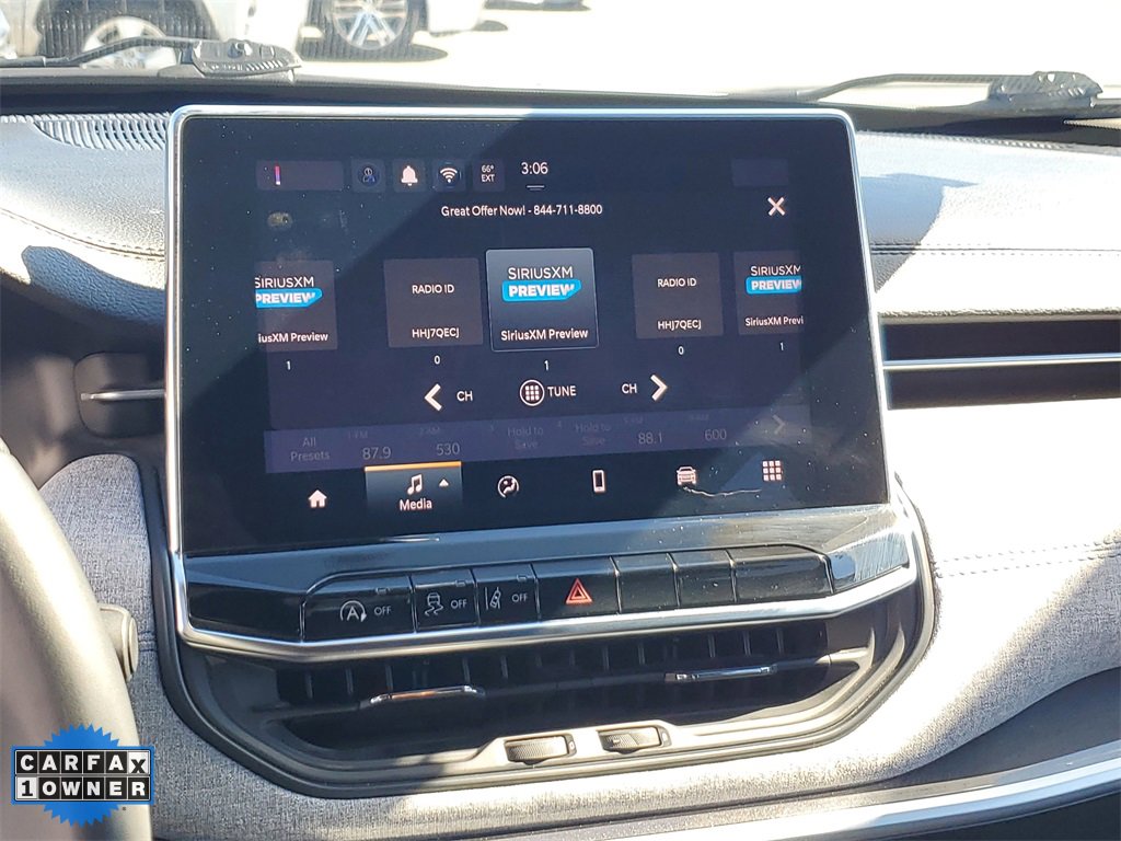 Used 2024 Jeep Compass Latitude image 27