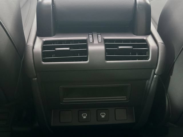 Used 2025 Land Rover Defender 110 S AWD/4WD image 27