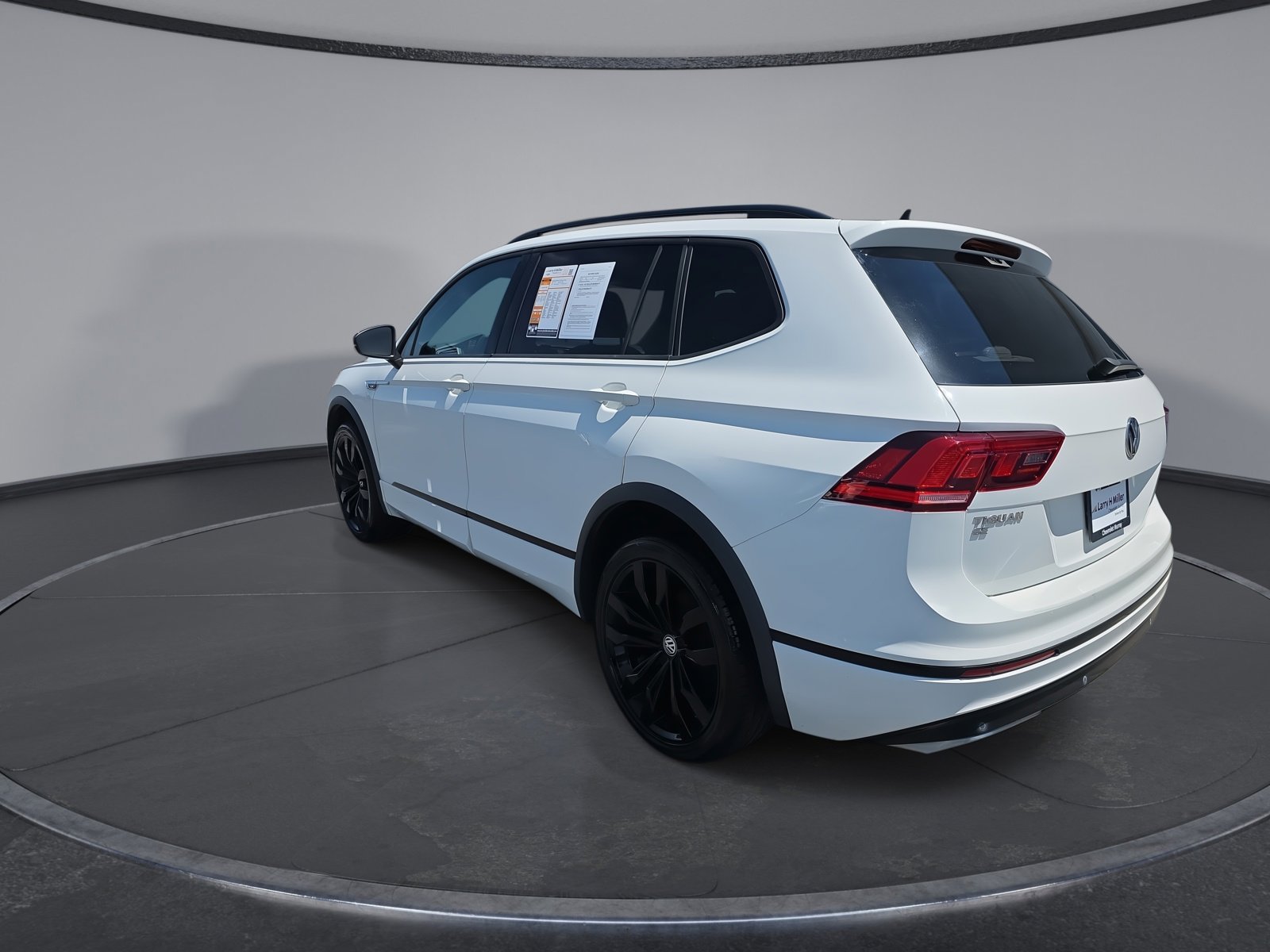 Used 2020 Volkswagen Tiguan SE R-Line AWD/4WD image 11
