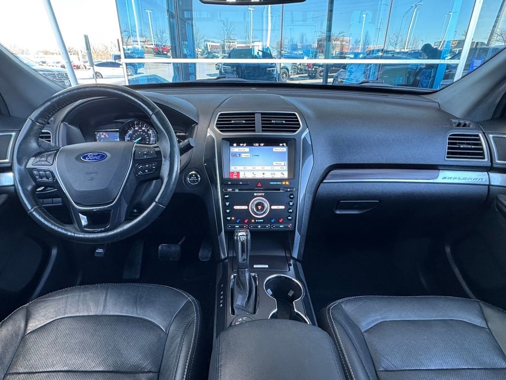 Used 2017 Ford Explorer Limited image 4