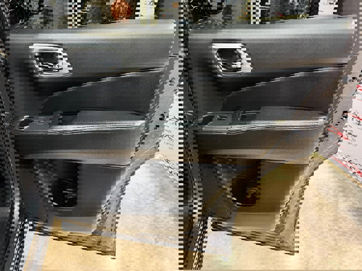 Used 2019 Nissan Pathfinder SV image 45