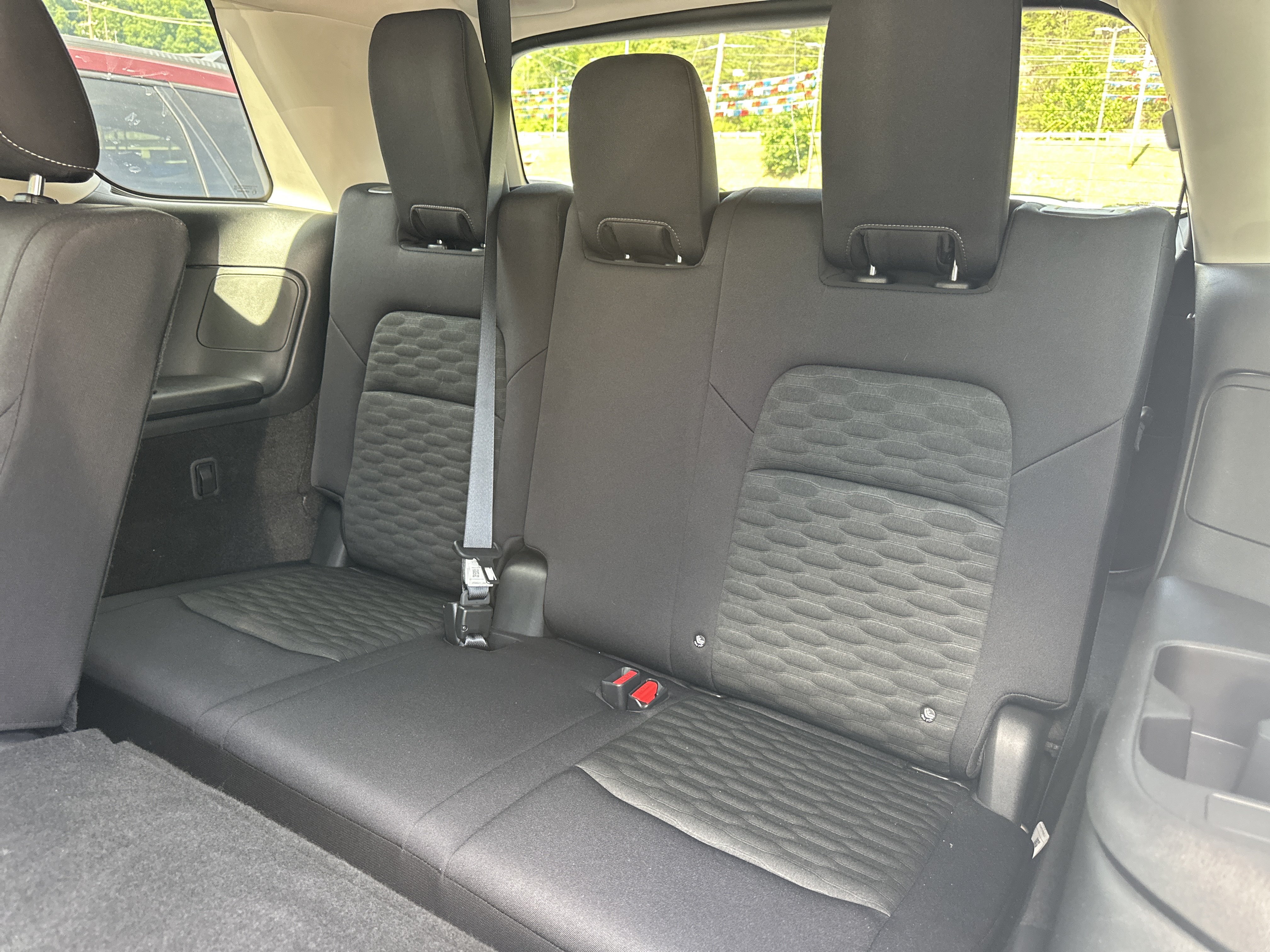 Used 2024 Nissan Pathfinder SV AWD/4WD image 40