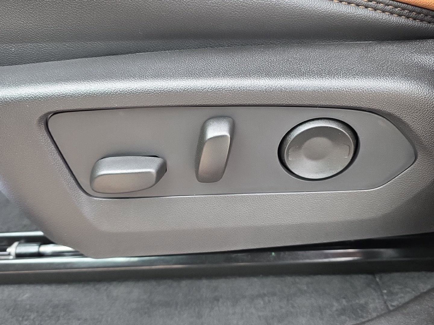 New 2026 GMC Canyon AT4 image 16