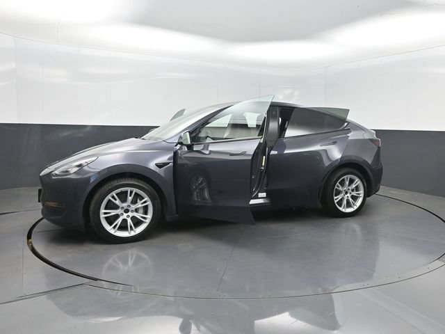 Used 2022 Tesla Model Y Long Range AWD/4WD image 28