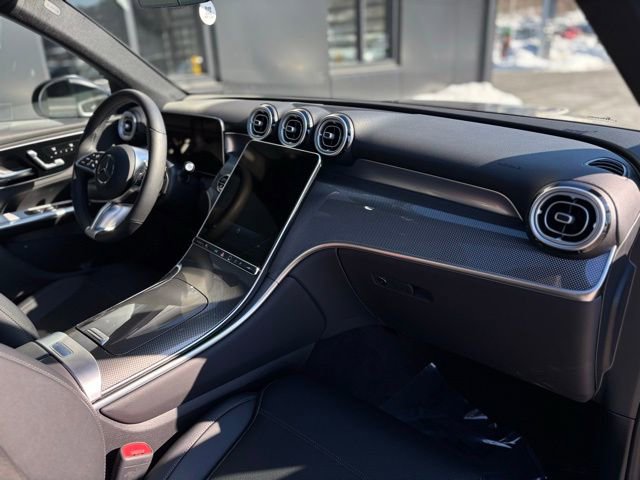 Used 2025 Mercedes-Benz GLC 300 4MATIC image 46