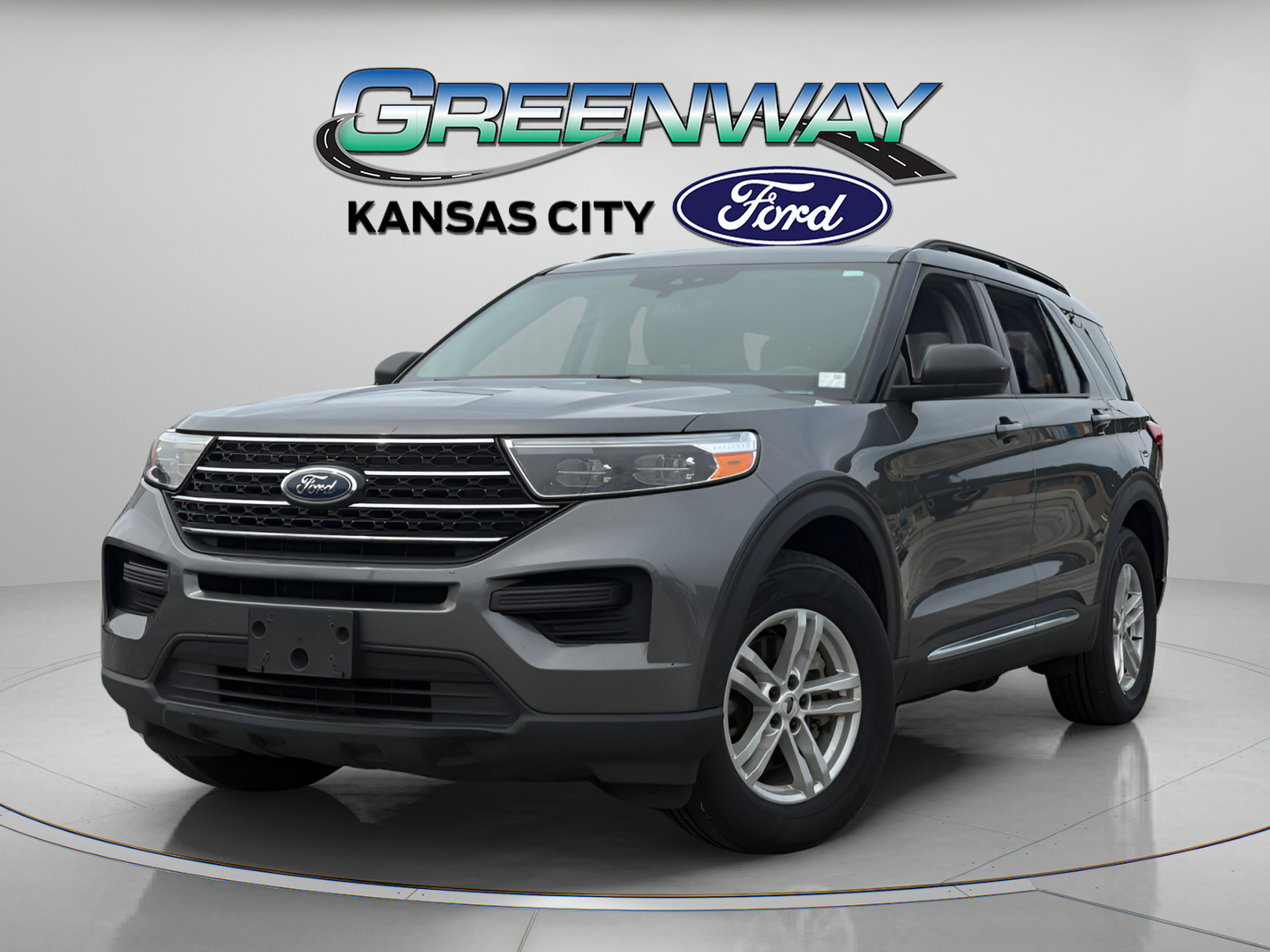 Used 2023 Ford Explorer XLT AWD/4WD image 3