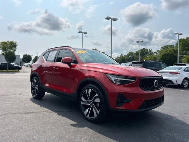 Used 2023 Volvo XC40 B4 Ultimate w/ Protection Package Premier FWD image 4