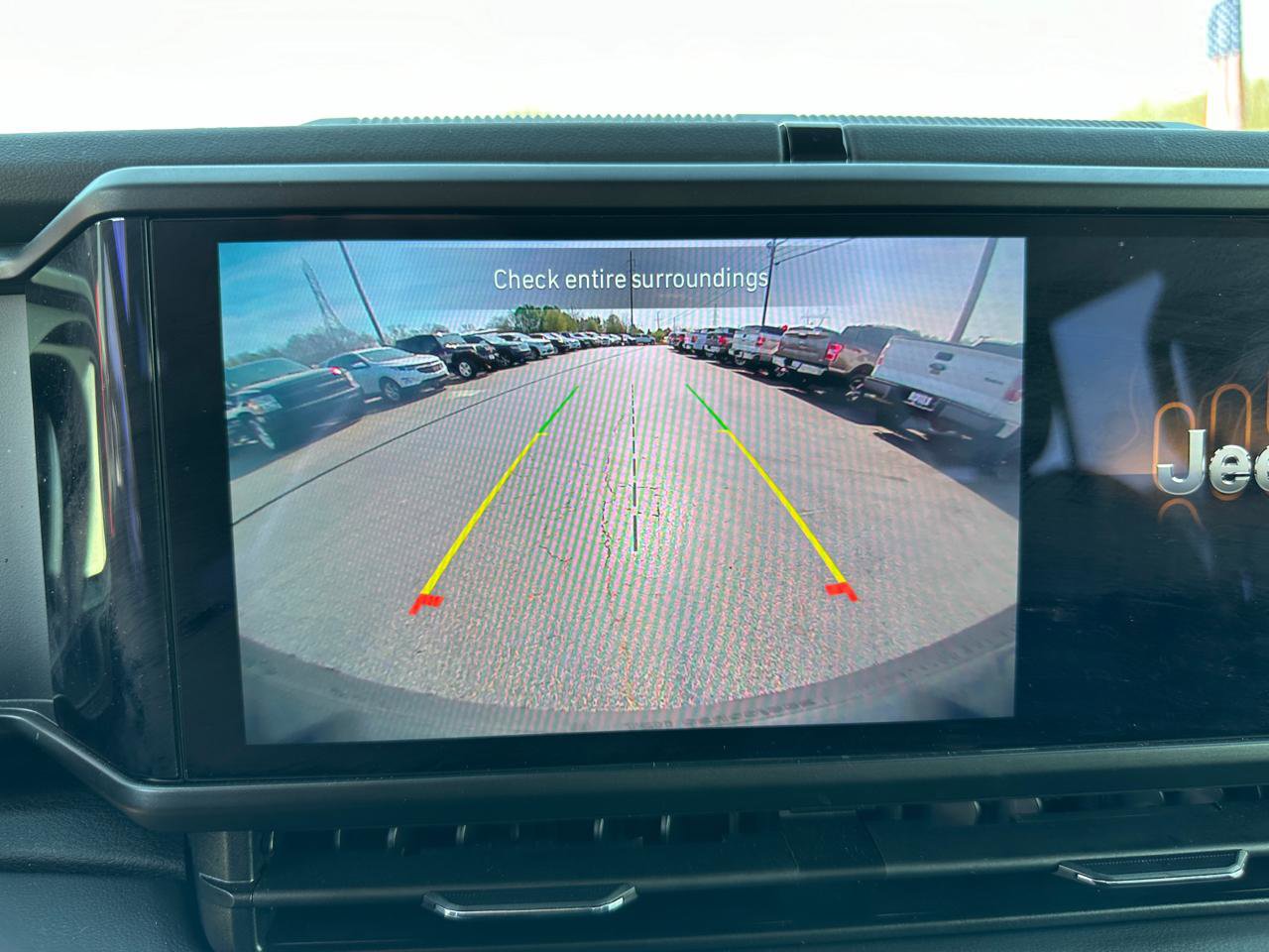 Used 2025 Jeep Wrangler Sahara image 17