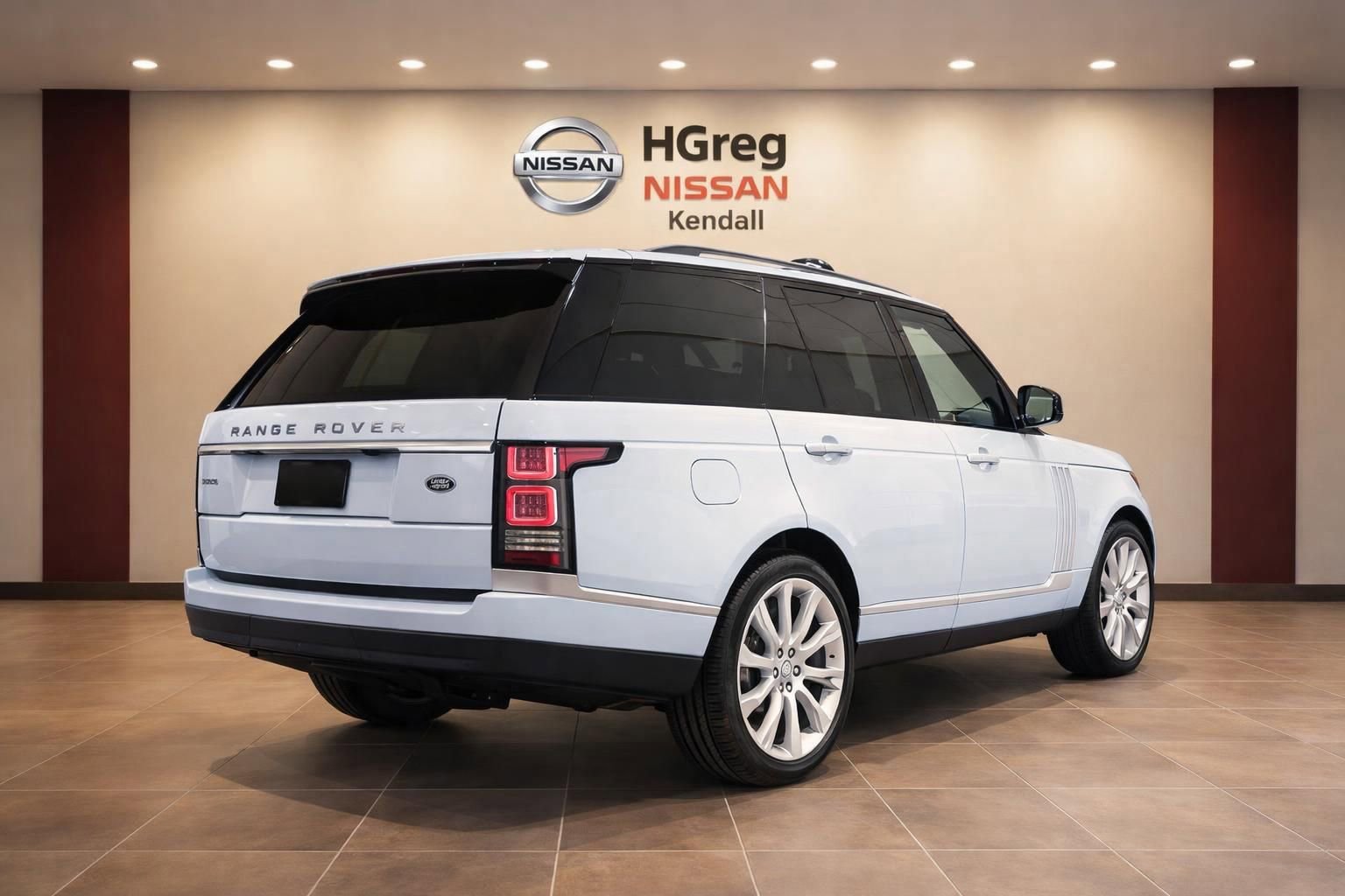 Used 2017 Land Rover Range Rover Supercharged AWD/4WD image 4