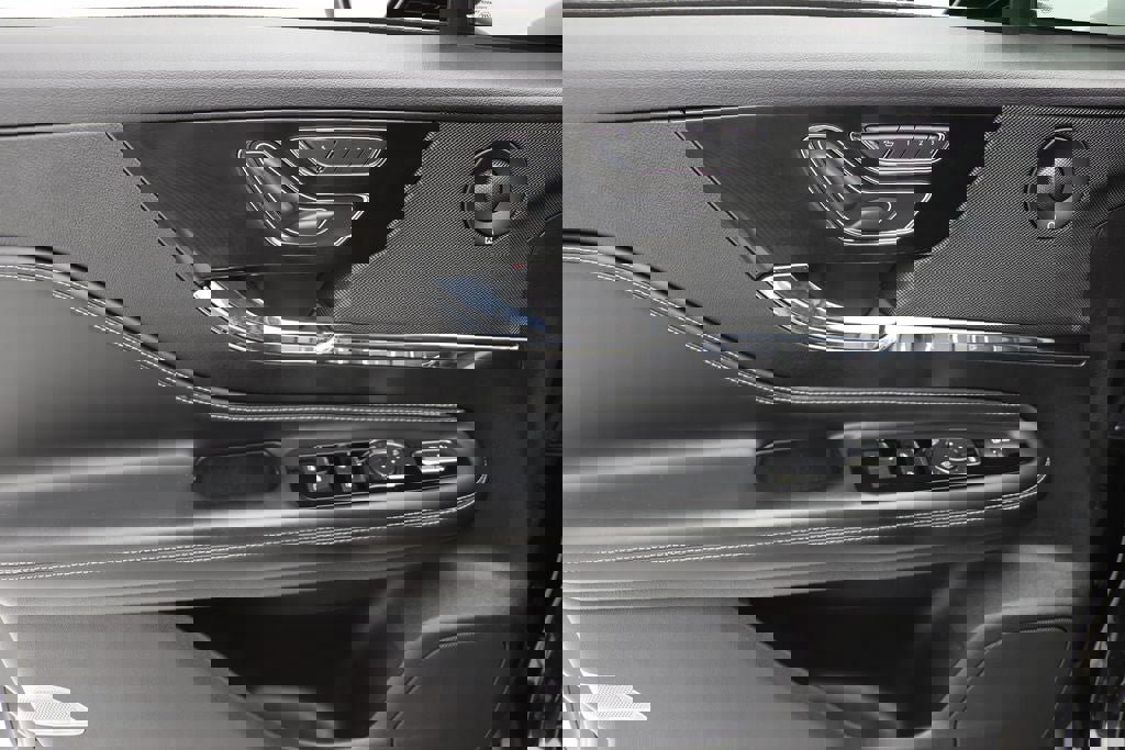 Used 2022 Lincoln Corsair Reserve w/ Sport Package image 16