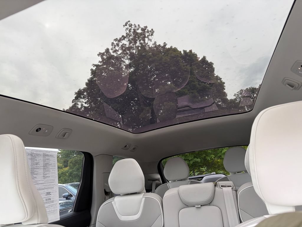 Certified 2025 Volvo EX90 Ultra AWD/4WD image 19