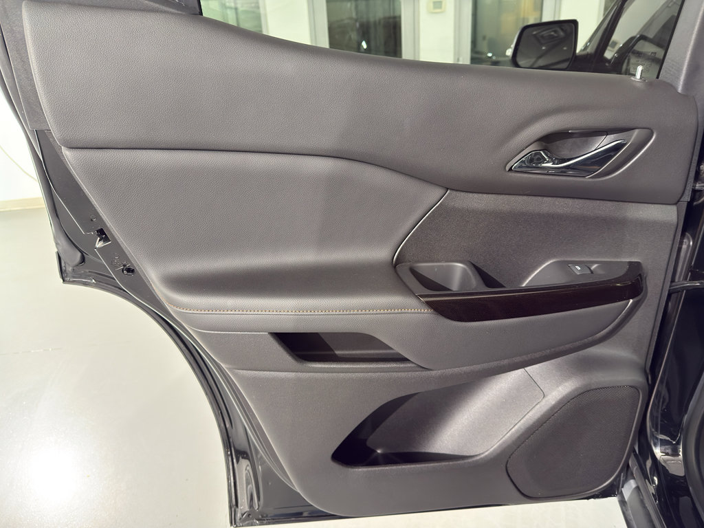 Used 2023 GMC Acadia AT4 w/ Technology Package image 17