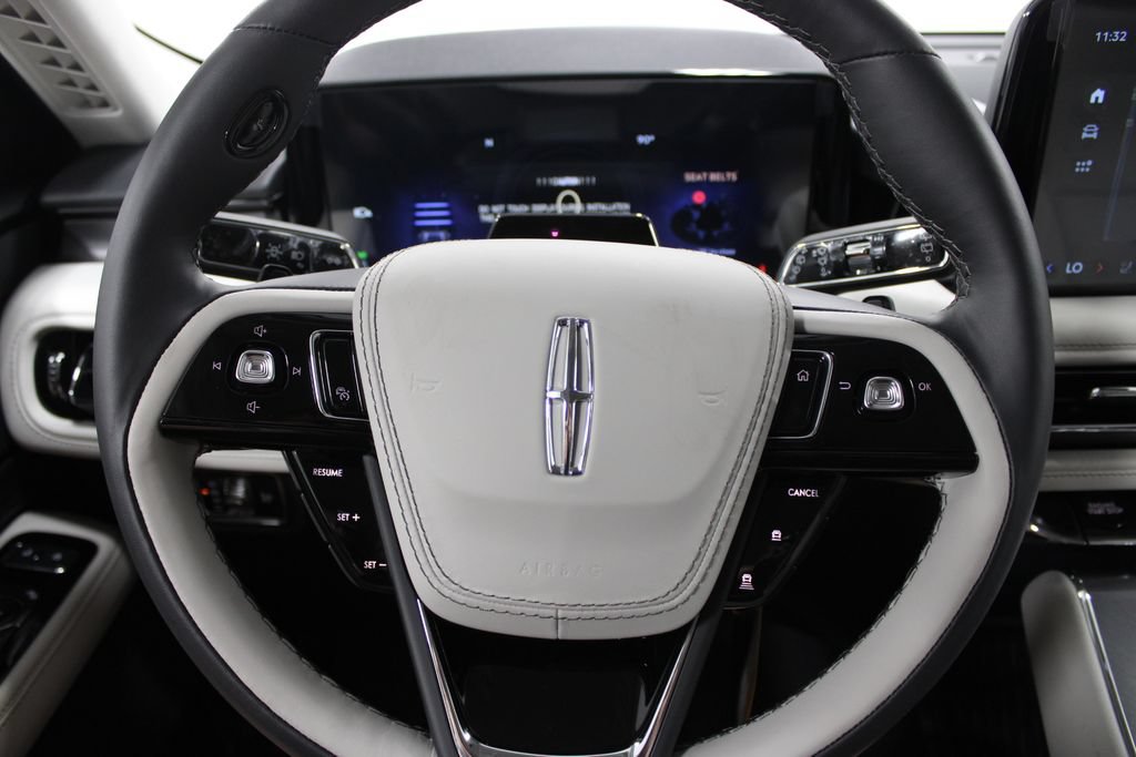 New 2026 Lincoln Aviator 2WD w/ Jet Appearance Package image 38