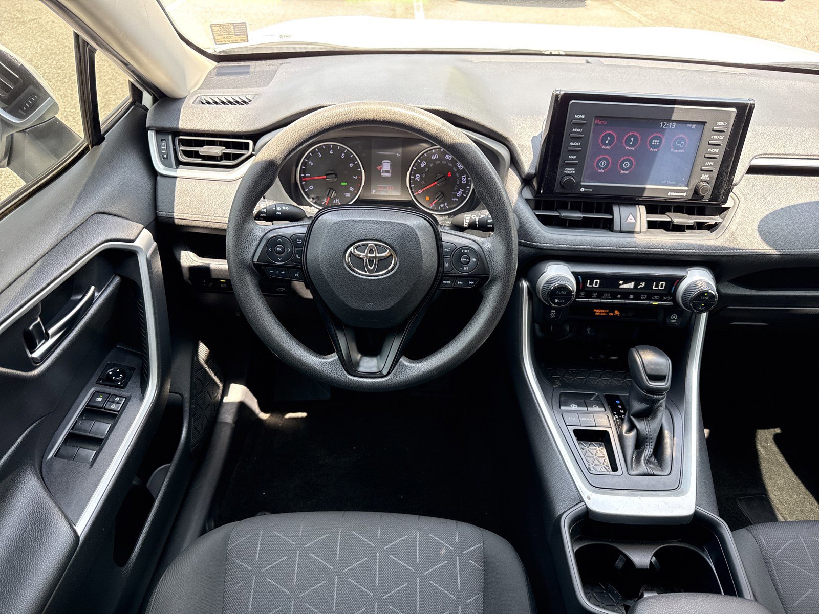 Used 2021 Toyota RAV4 XLE w/ Convenience Package FWD image 15