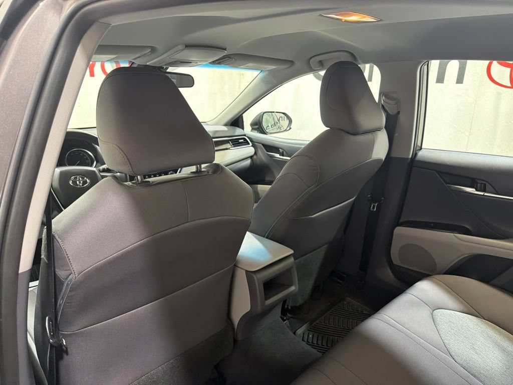 Used 2018 Toyota Camry LE FWD image 19