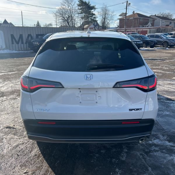 Used 2025 Honda HR-V Sport image 10