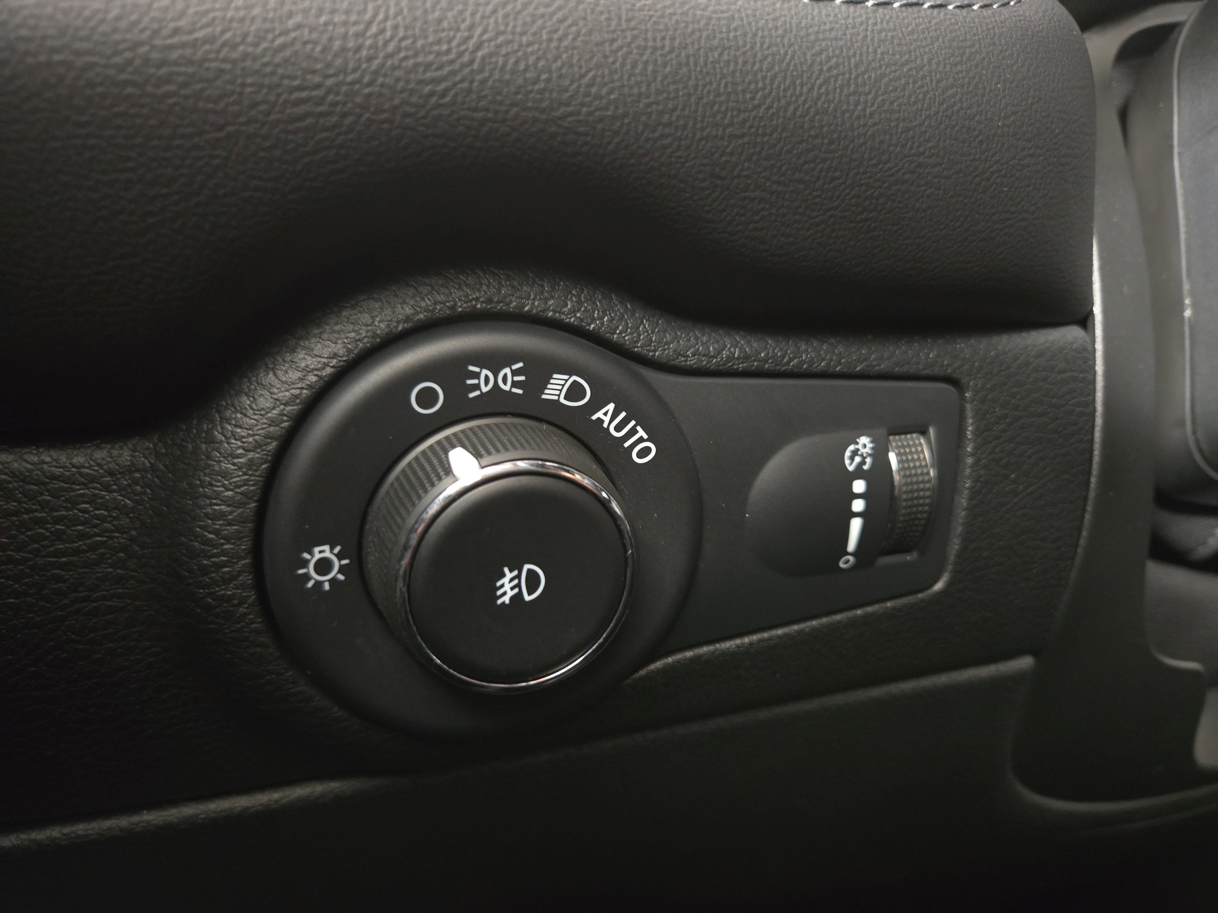 Used 2022 Dodge Durango GT image 27