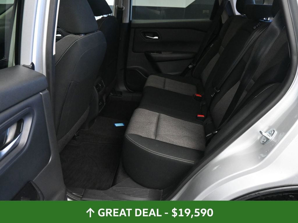 Used 2024 Nissan Rogue SV image 17