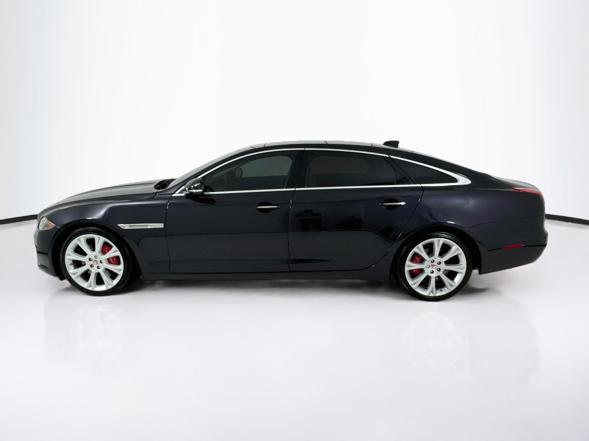 Used 2017 Jaguar XJ L Portfolio RWD image 5