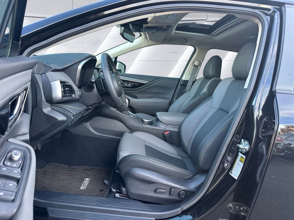 Used 2025 Subaru Outback Onyx Edition image 7