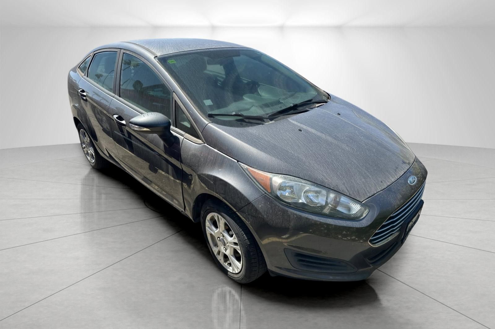 Used 2015 Ford Fiesta SE image 1